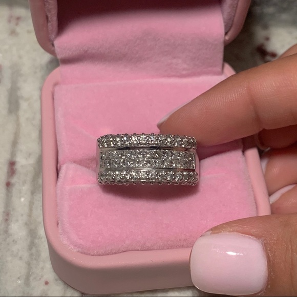 SOLD Diamond band - Picture 3 of 7